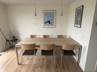 Spisebord i eg med 6 stole