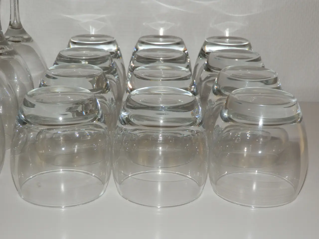 Billede 4 - Vin og drikkeglas til 12 personer