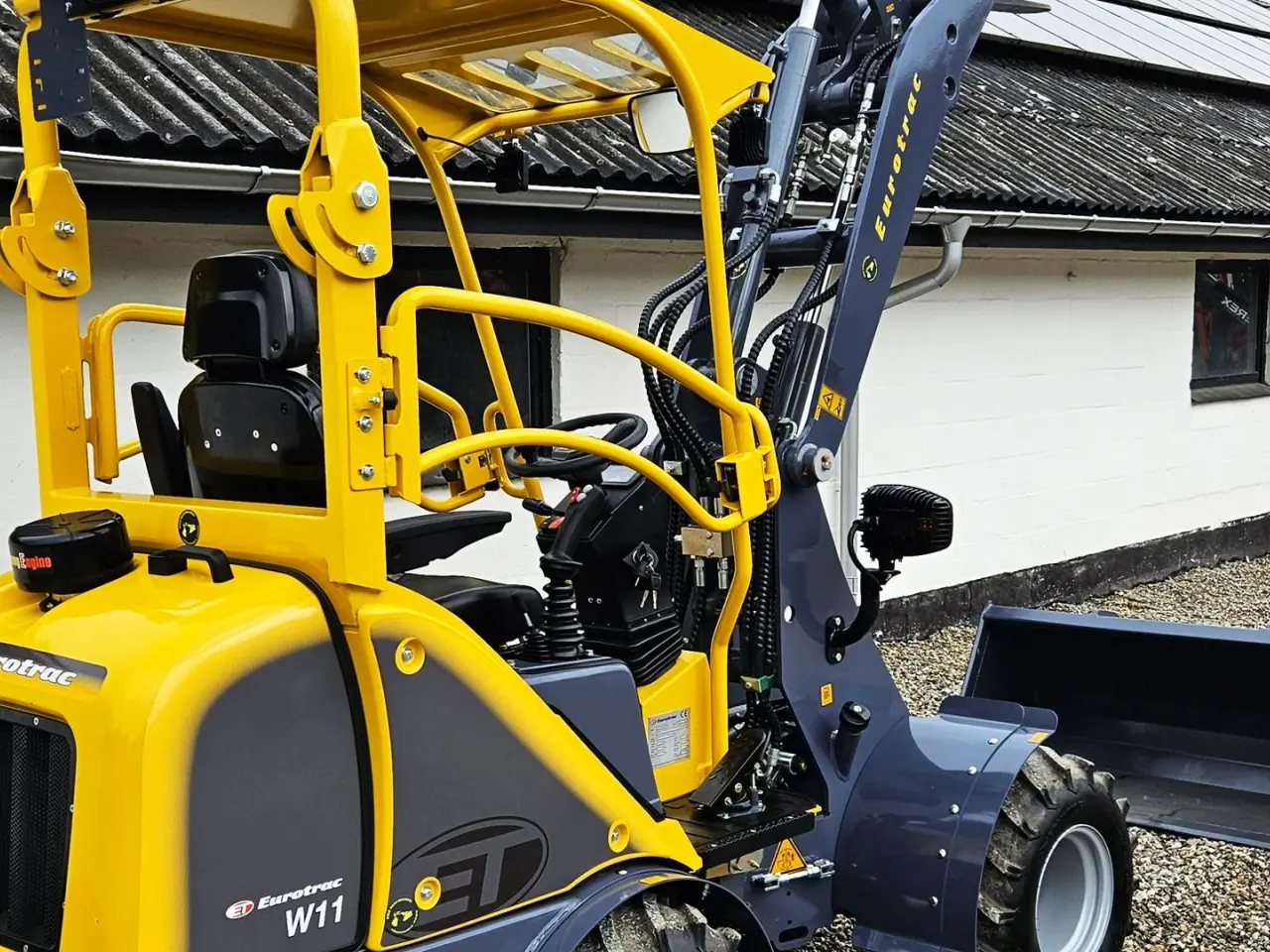 Billede 7 - Eurotrac W11 / fabriksny / skovl & gafler / Kubota motor