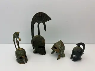 4 stk. ældre miniature krigshjelme