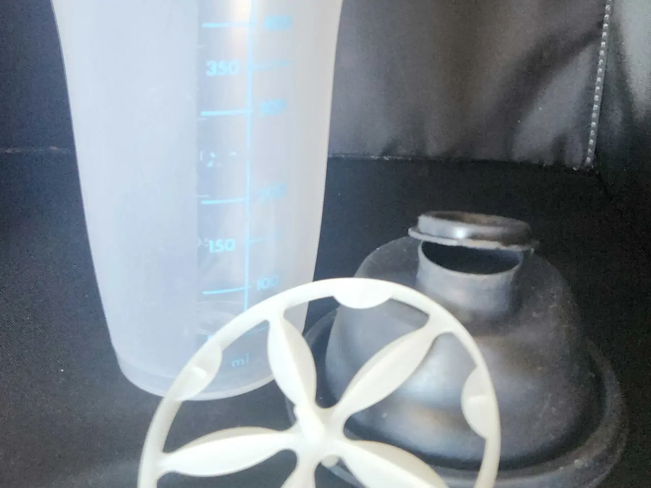 Billede 2 - Mellem størrelse Tupperware Grå Shaker 