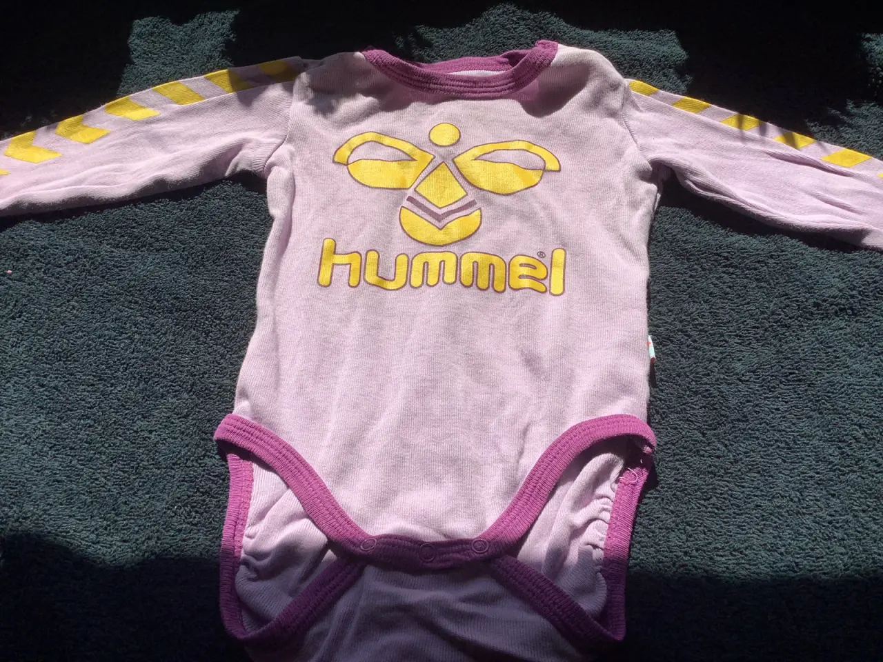 Billede 2 - Helt ny Hummel body str. 56