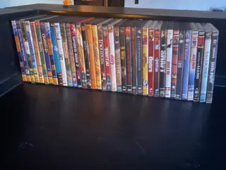 35 dvd film sælges.