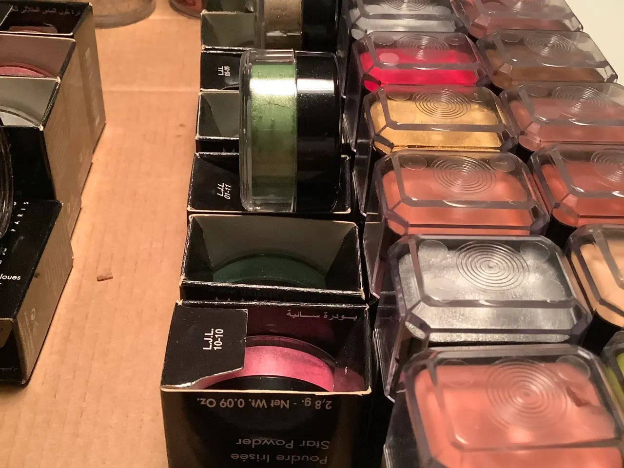 Billede 3 - Stor makeup serie sælges ud .