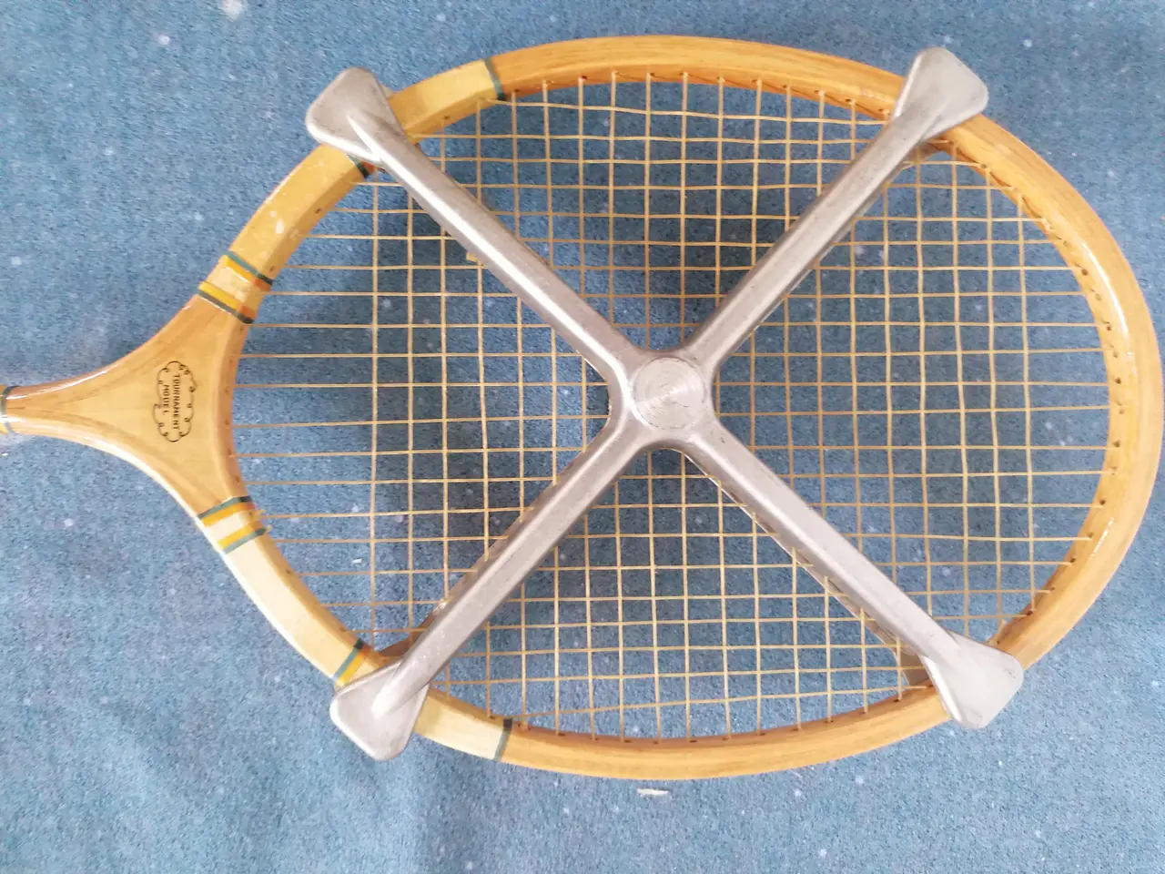 Billede 2 - Flot Gammel Invincible Badminton-ketsjer