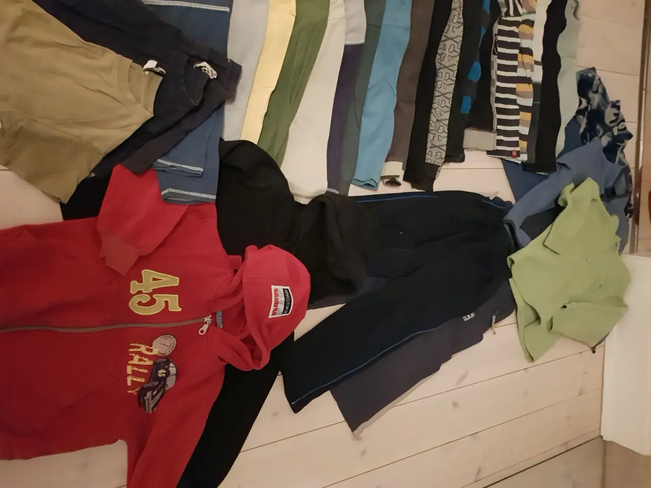 Billede 3 - Drengetøj, 46 dele, str. 110