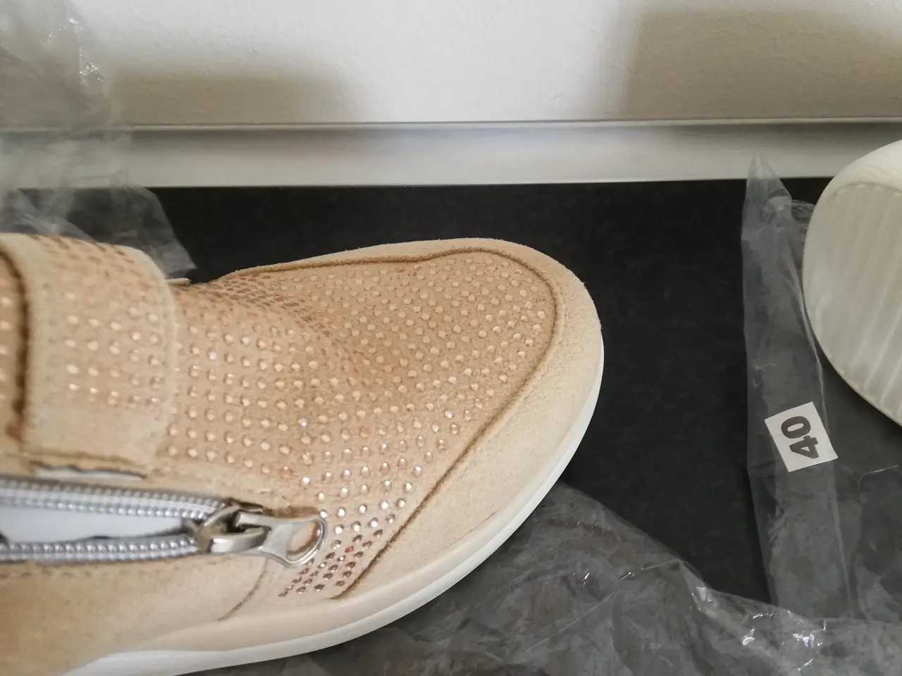 Billede 2 - Lys Sneakers m lynlås