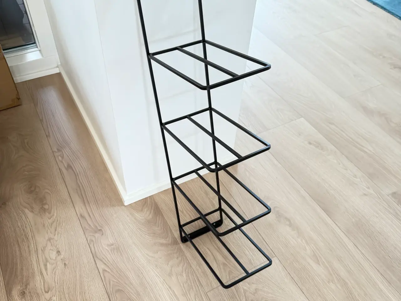 Billede 2 - Væghængt skoreol