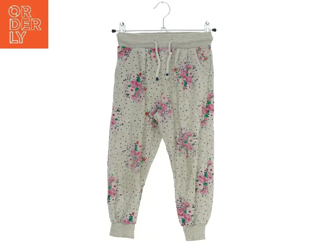 Billede 1 - Børne sweatpants med blomsterprint fra VRS (str. 104)