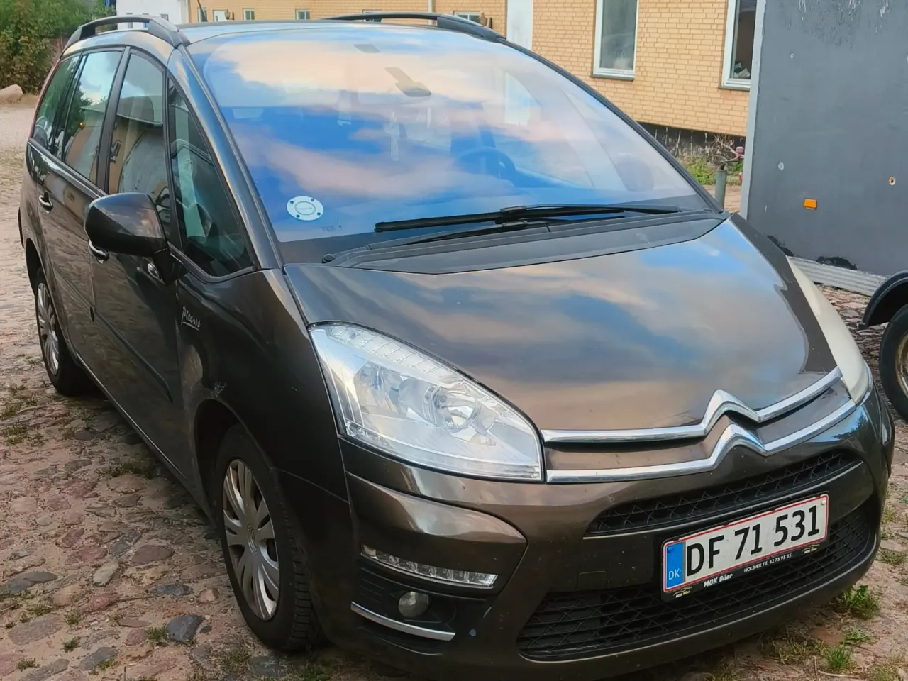 Billede 1 - Familiebil i godt stand 