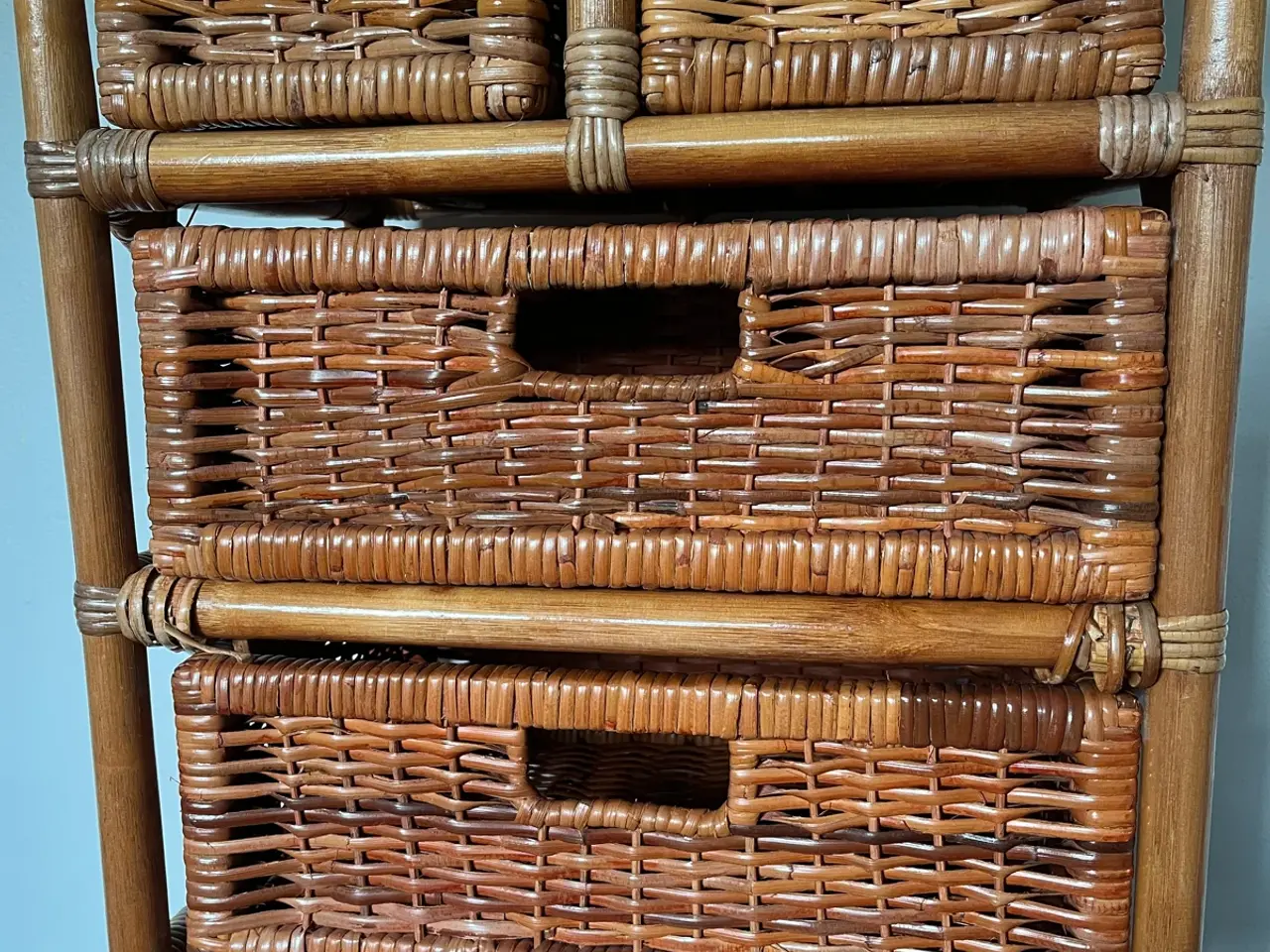 Billede 2 - Charmerende vintage skuffereol i bambus/rattan