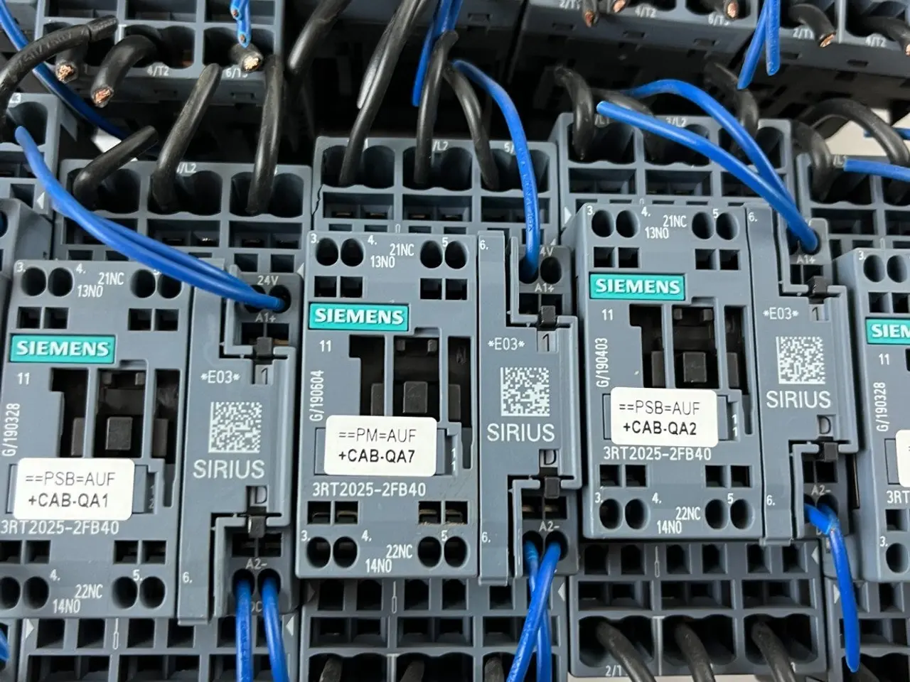 Billede 4 - parti of 10x Siemens Sirius 3RT2025-2FB40 24V DC