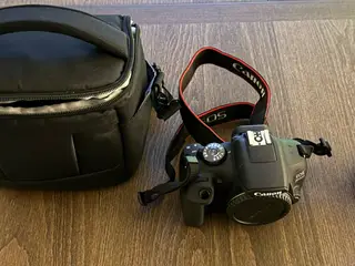 Canon EOS 2000D 18-55mm III kit - som ny