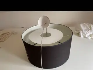 Lampe til ophæng i loft, evt over bord.
