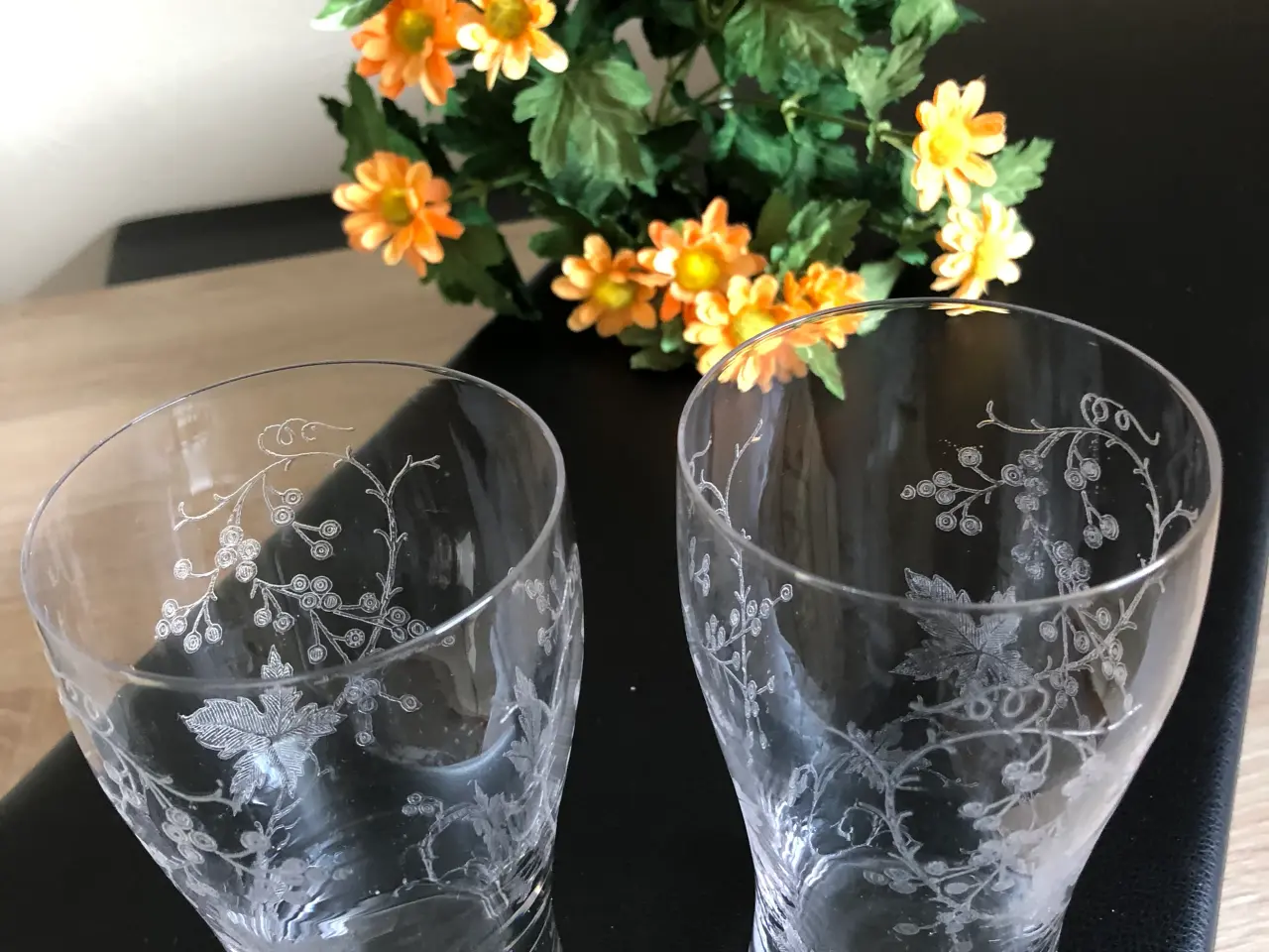 Billede 1 - 2 Gl. antikke glas - samlet