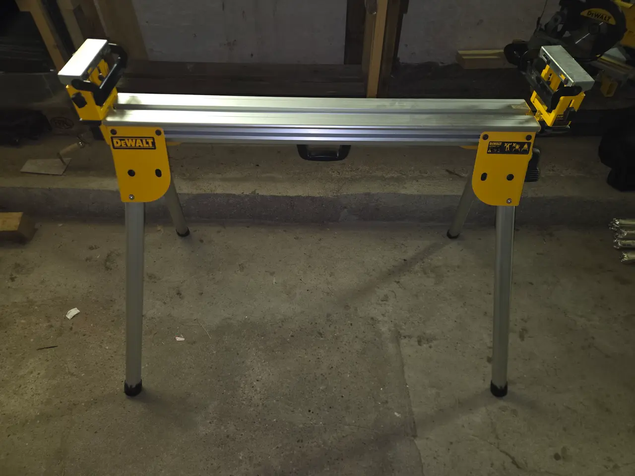 Billede 9 - DeWalt DWS773-QS kap-/geringssav og DeWalt DE7033-
