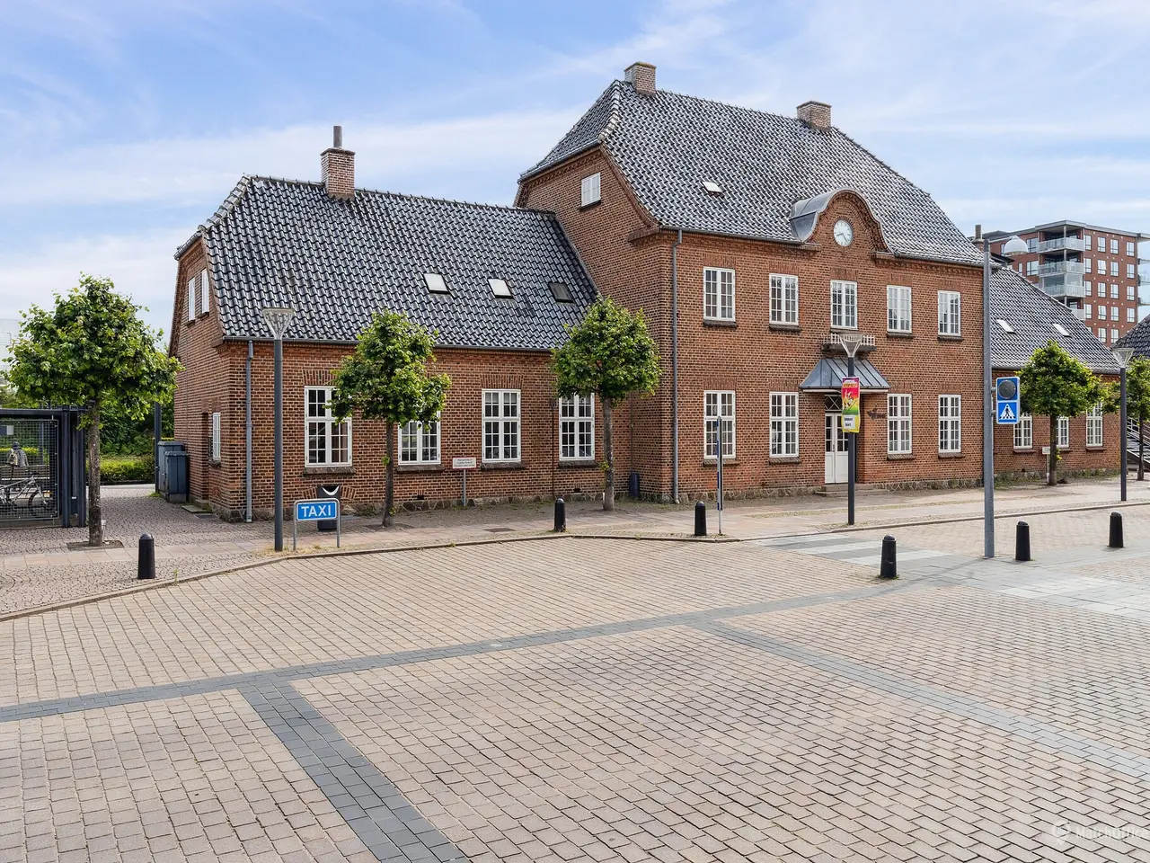Billede 1 - Charmerende stationsbygning med sjæl og historie