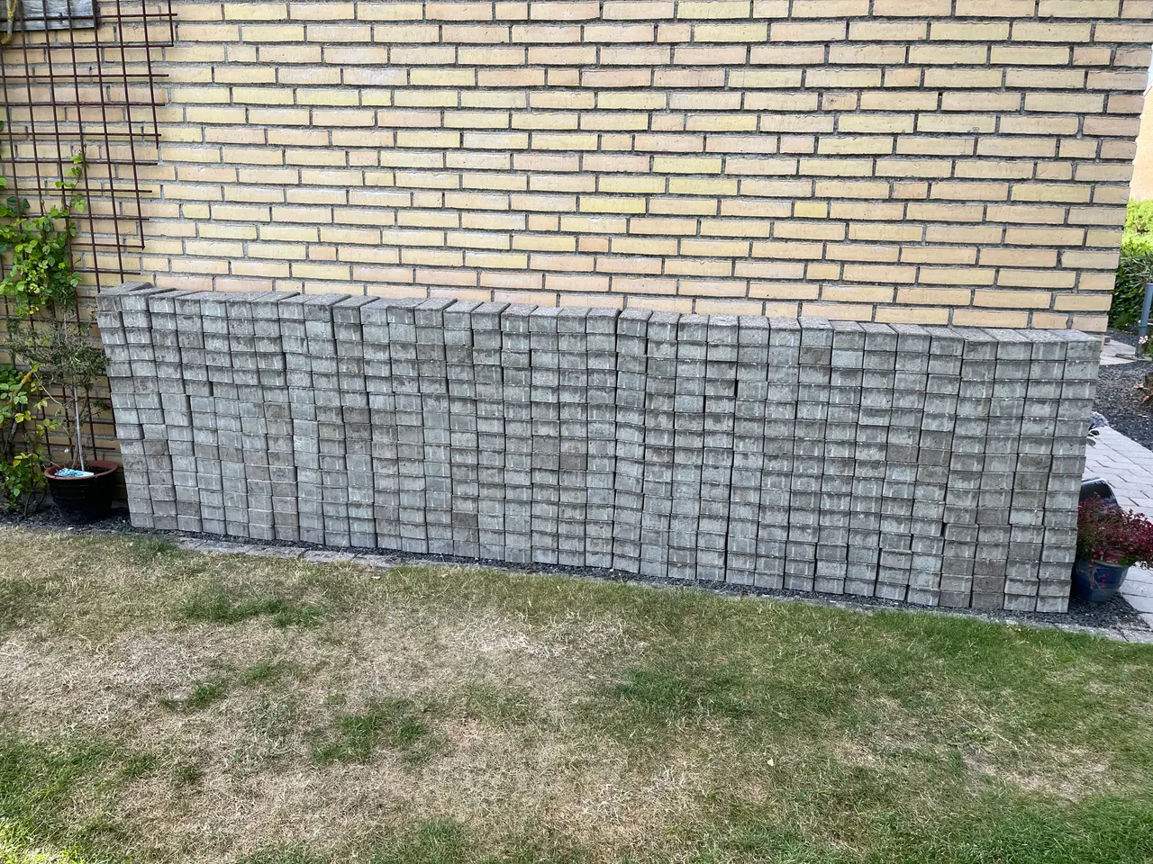 Billede 2 - Havefliser til salg