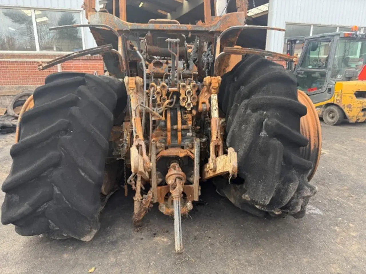 Billede 7 - Valtra S394 Sælges i dele/For parts