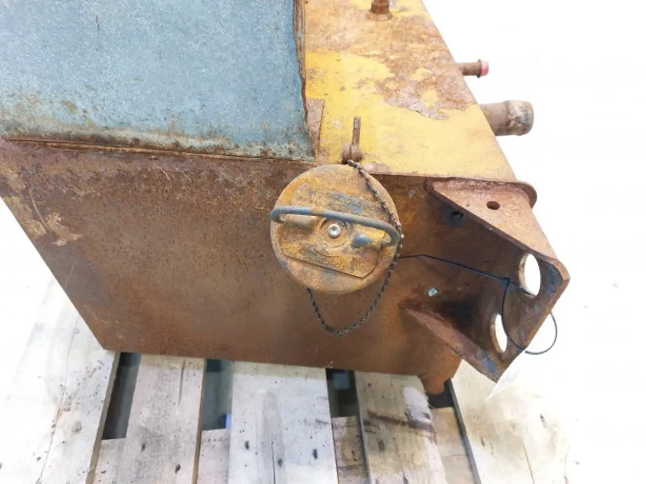 Billede 12 - Case 580 SLE Hydraulik Tank Dæksel 231882A1
