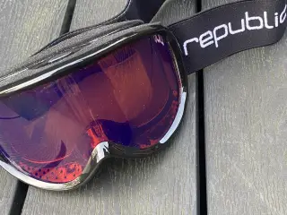 SKIBRILLER børn_REPUBLIC