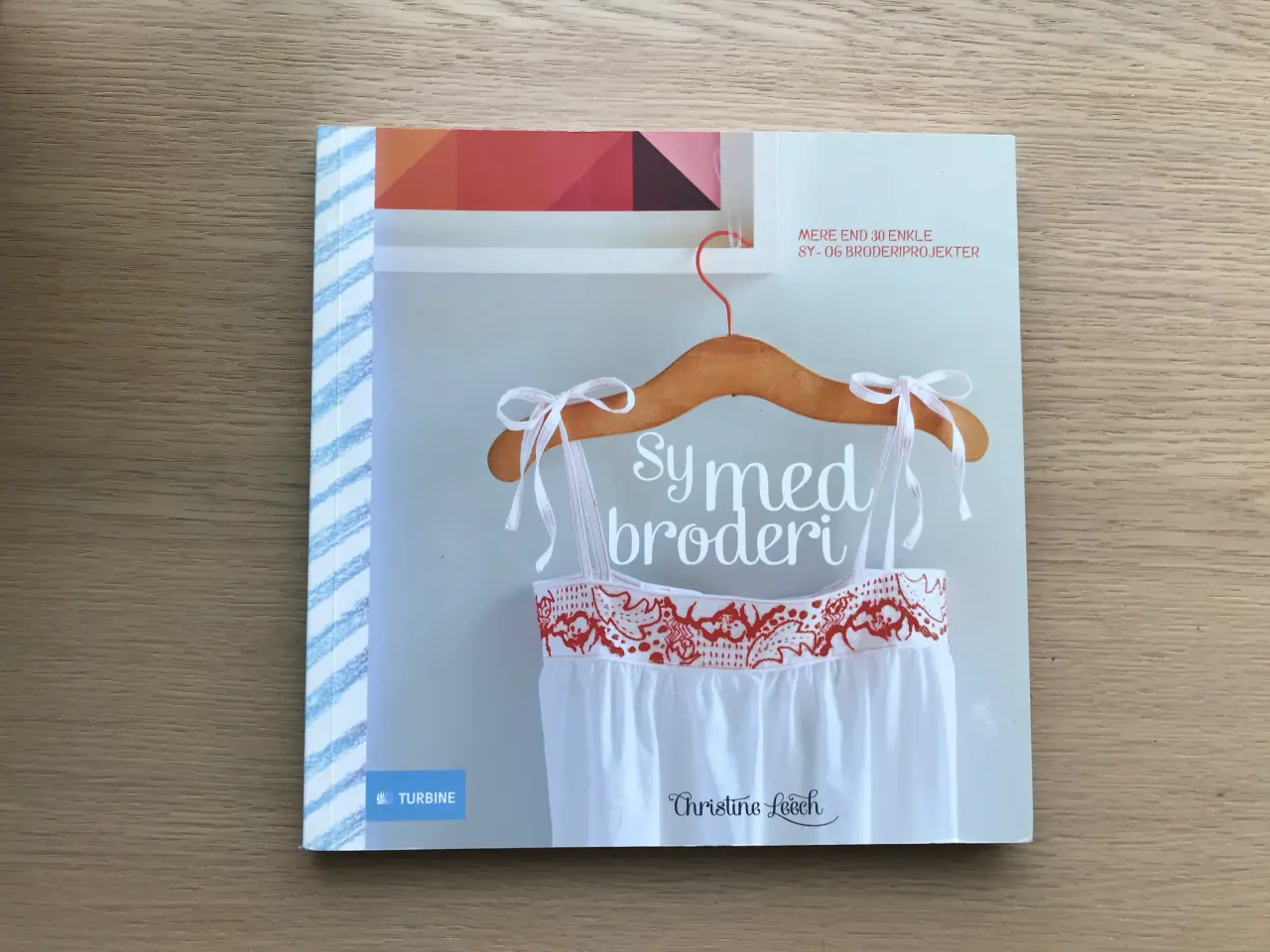 Billede 1 - Sy med broderi af Christine Leech