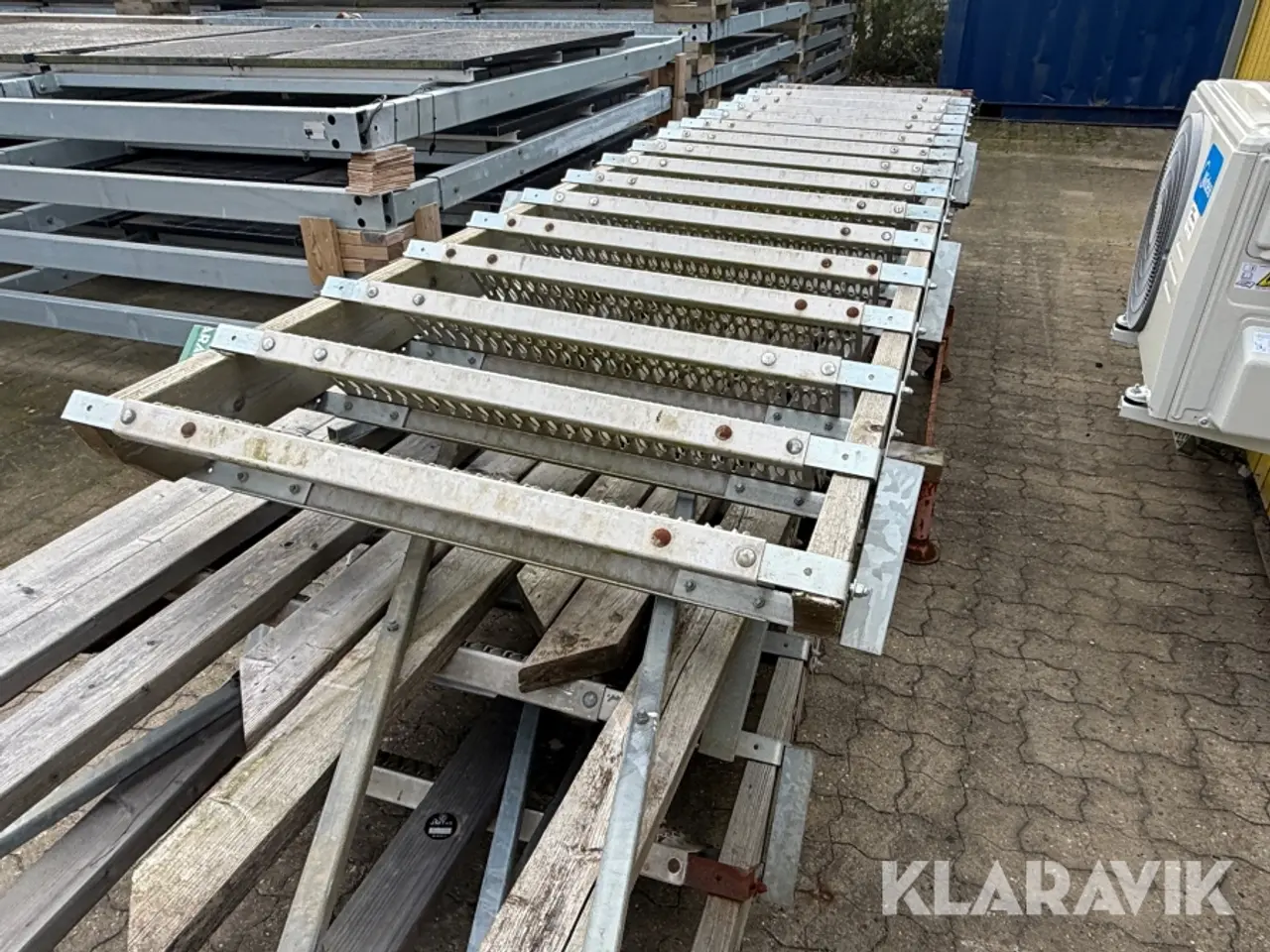 Billede 12 - Trappe 4,5 meter med gelænder 3 styks
