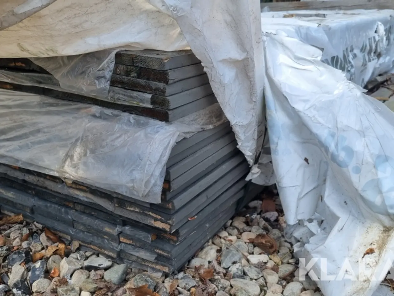 Billede 1 - Brædder malet grå 480cm 180 styk 120x15mm