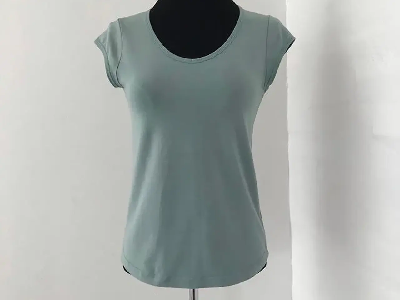 Billede 1 - Fitness t-shirt str.36
