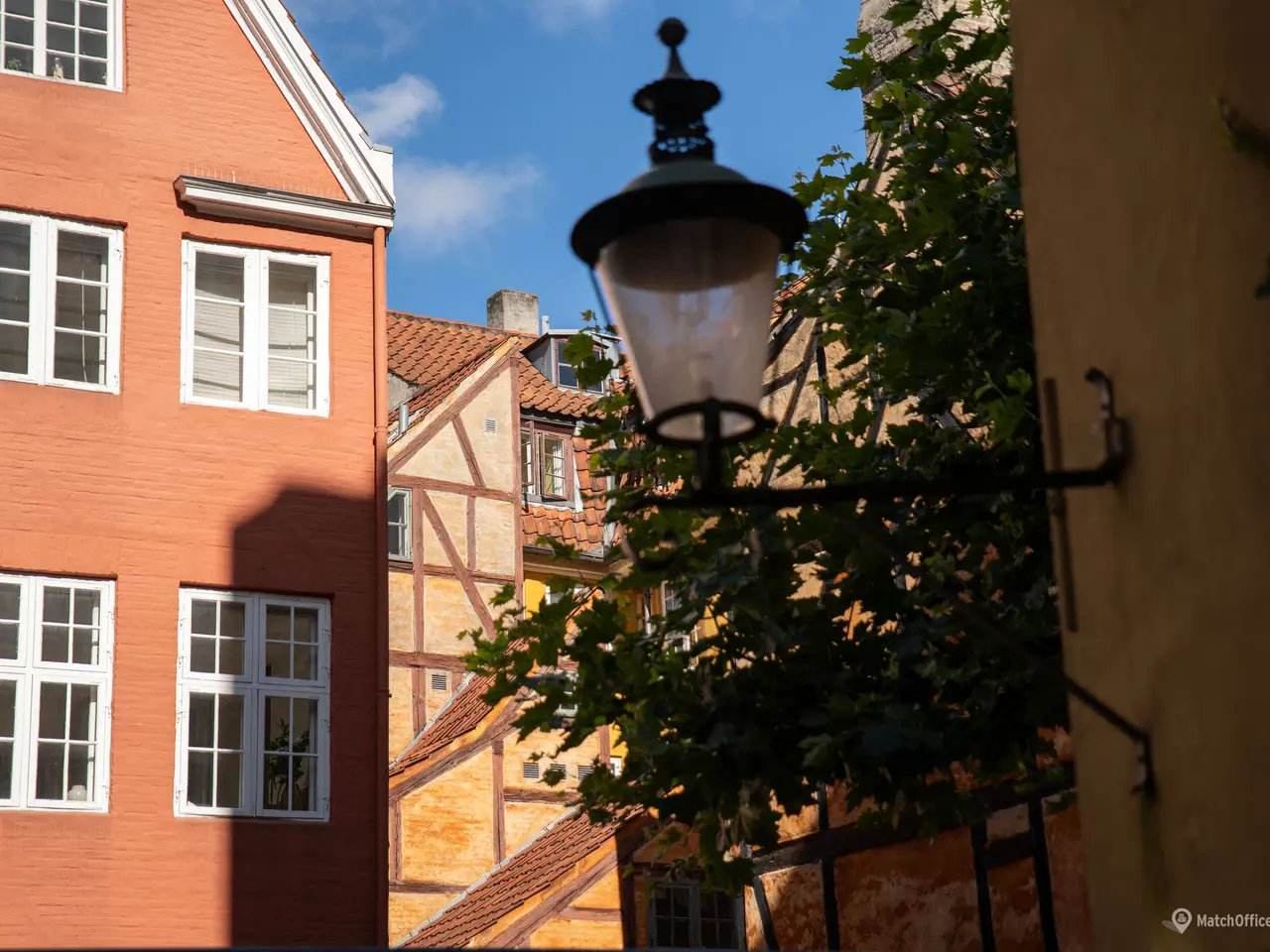 Billede 14 - Kontor midt i byens summen