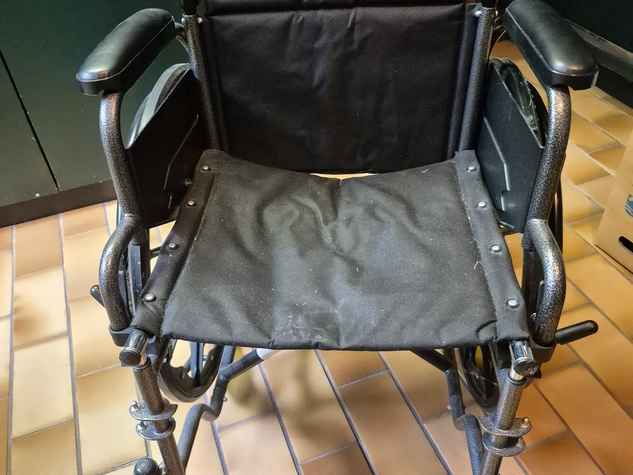Billede 2 - Kørestol og rollator