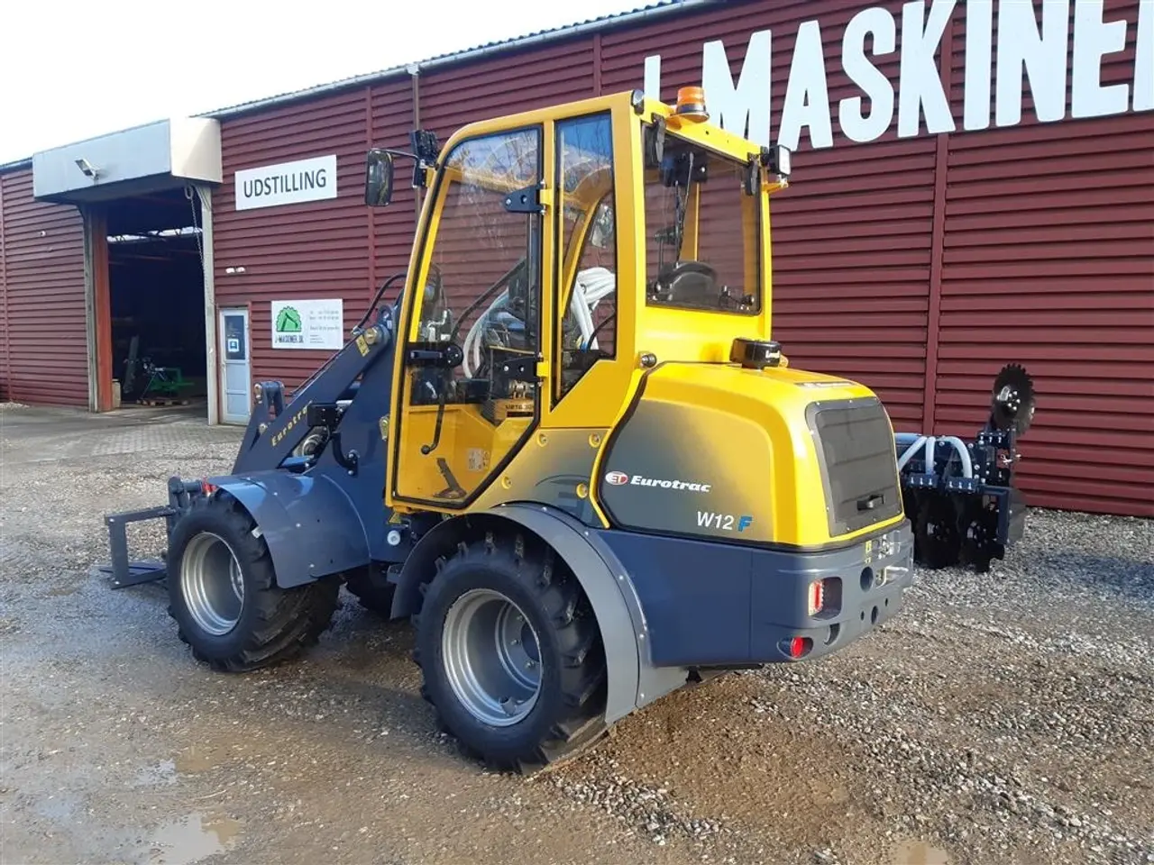 Billede 3 - Eurotrac W12 F  mellem tårn