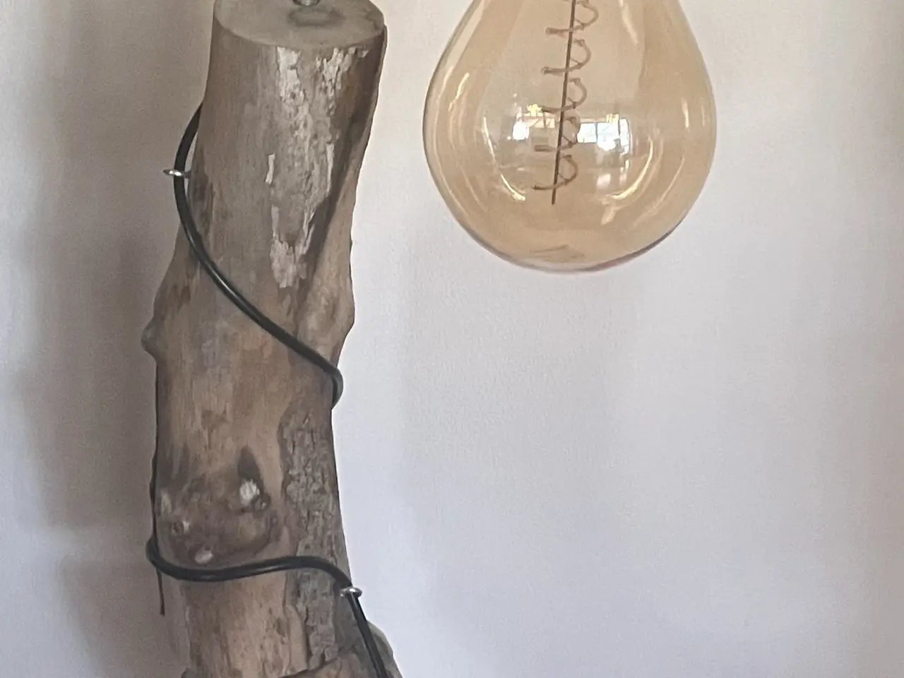 Billede 1 - Gulv / Stander Lampe af Drivtømmer