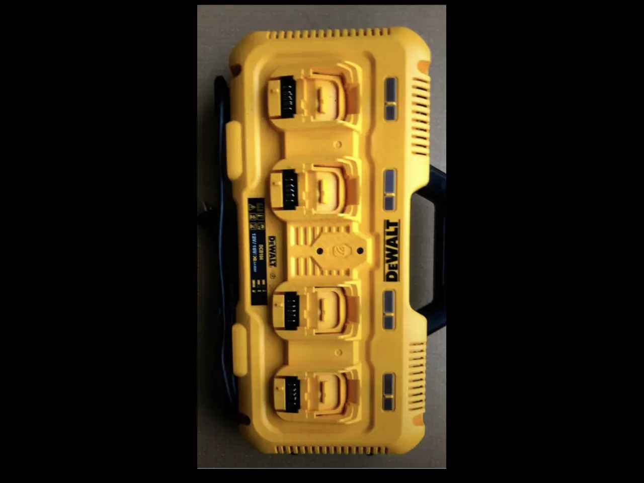 Billede 1 - DeWalt DCB 104 -lyn oplader