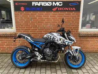 Suzuki GSX-8S Street