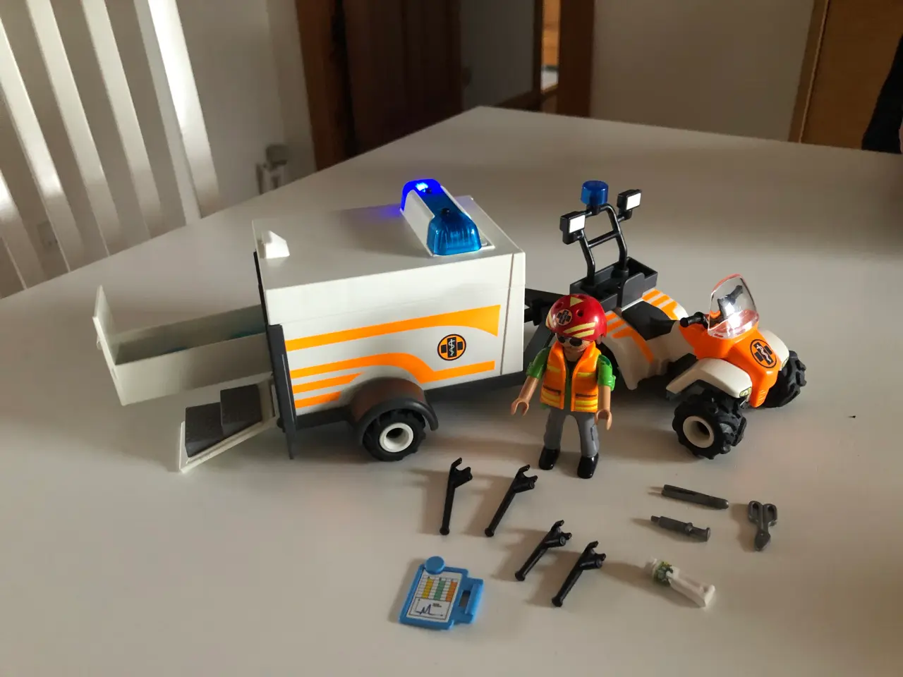 Billede 1 - Playmobil:Redningsfirhjulstrækker trailer (70053)