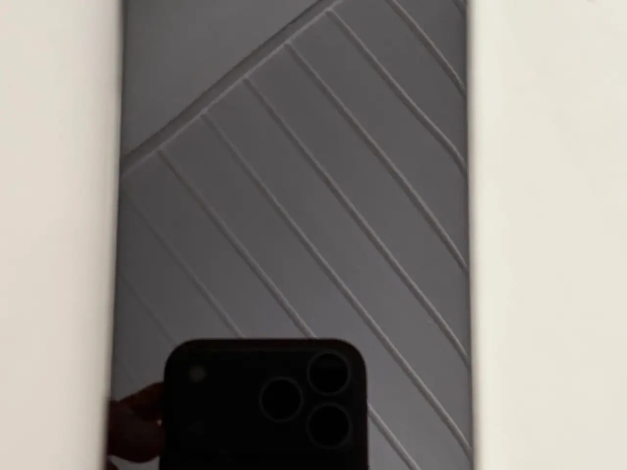 Billede 3 - iPhone 14 Pro 128 gb silver som ny.