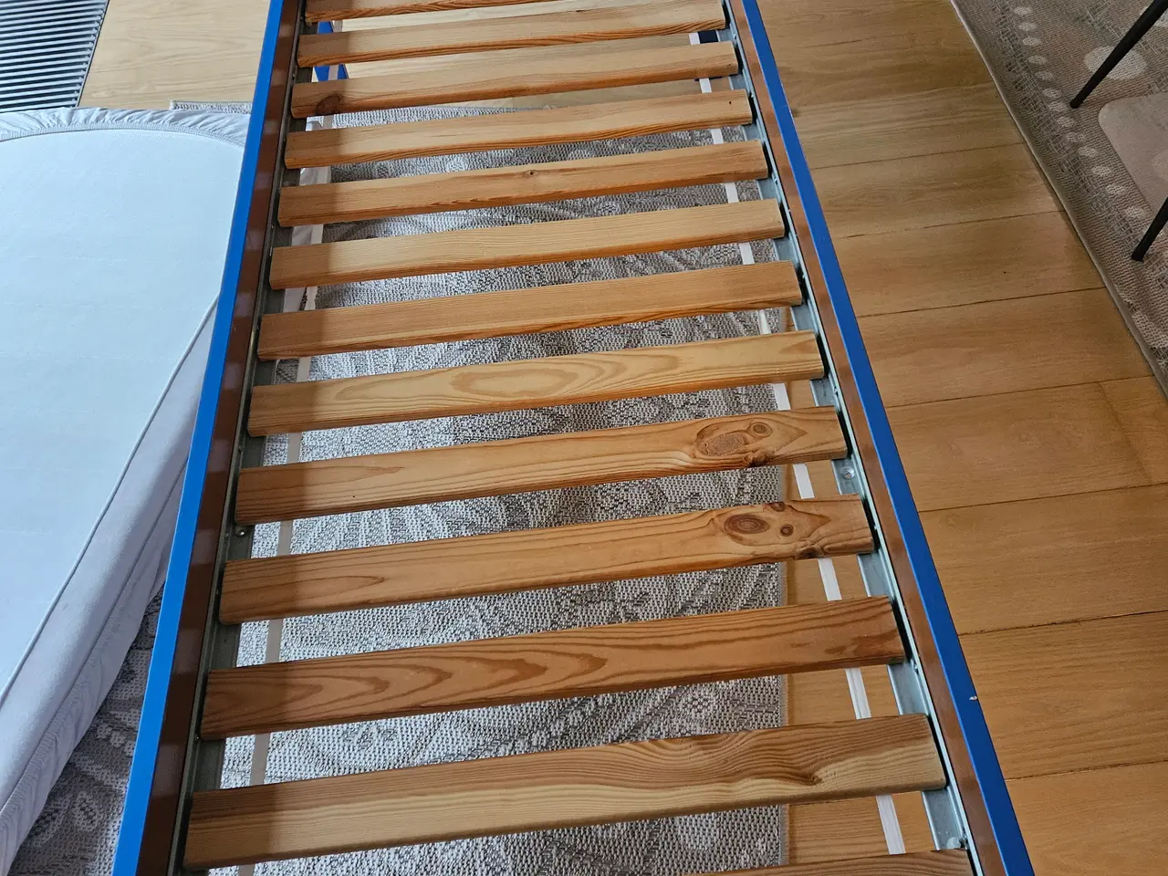 Billede 6 - Børneseng og madres begge er 70x160