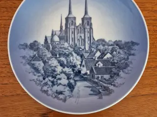 Platte fra Royal Copenhagen med Roskilde Domkirke