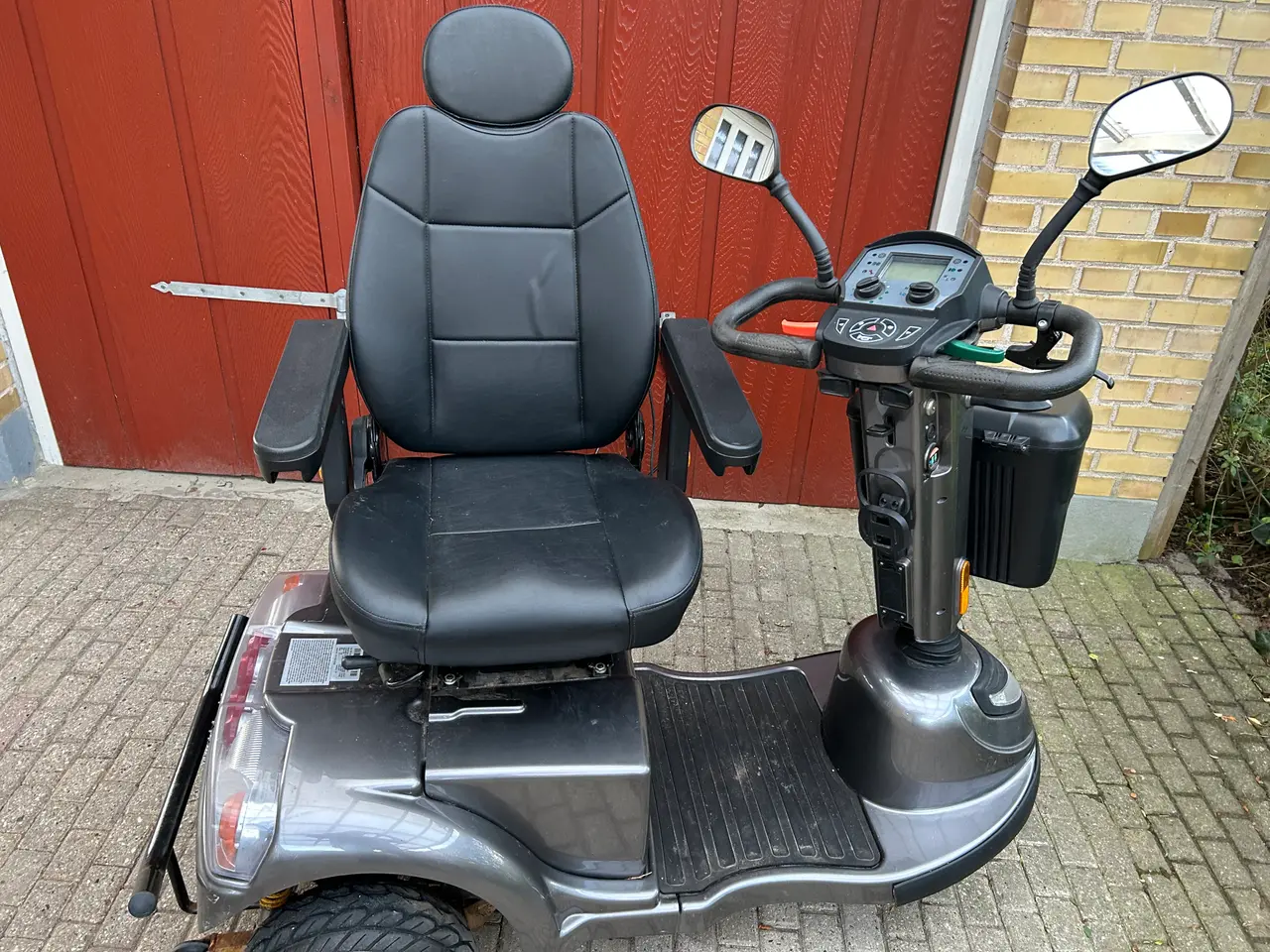 Billede 2 - grå 3 hjul. el scooter