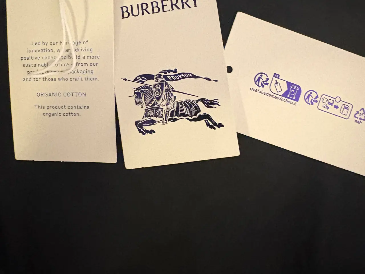 Billede 3 - Burberry t shirt i sort 