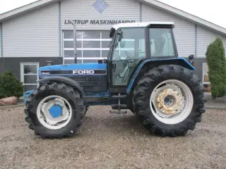 New Holland 7840 SLE, med rigtig god dæk montering og knap på vendergearet.