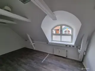 Flotte og velbeliggende kontor-/klinklokaler - i alt ca. 196 kvm