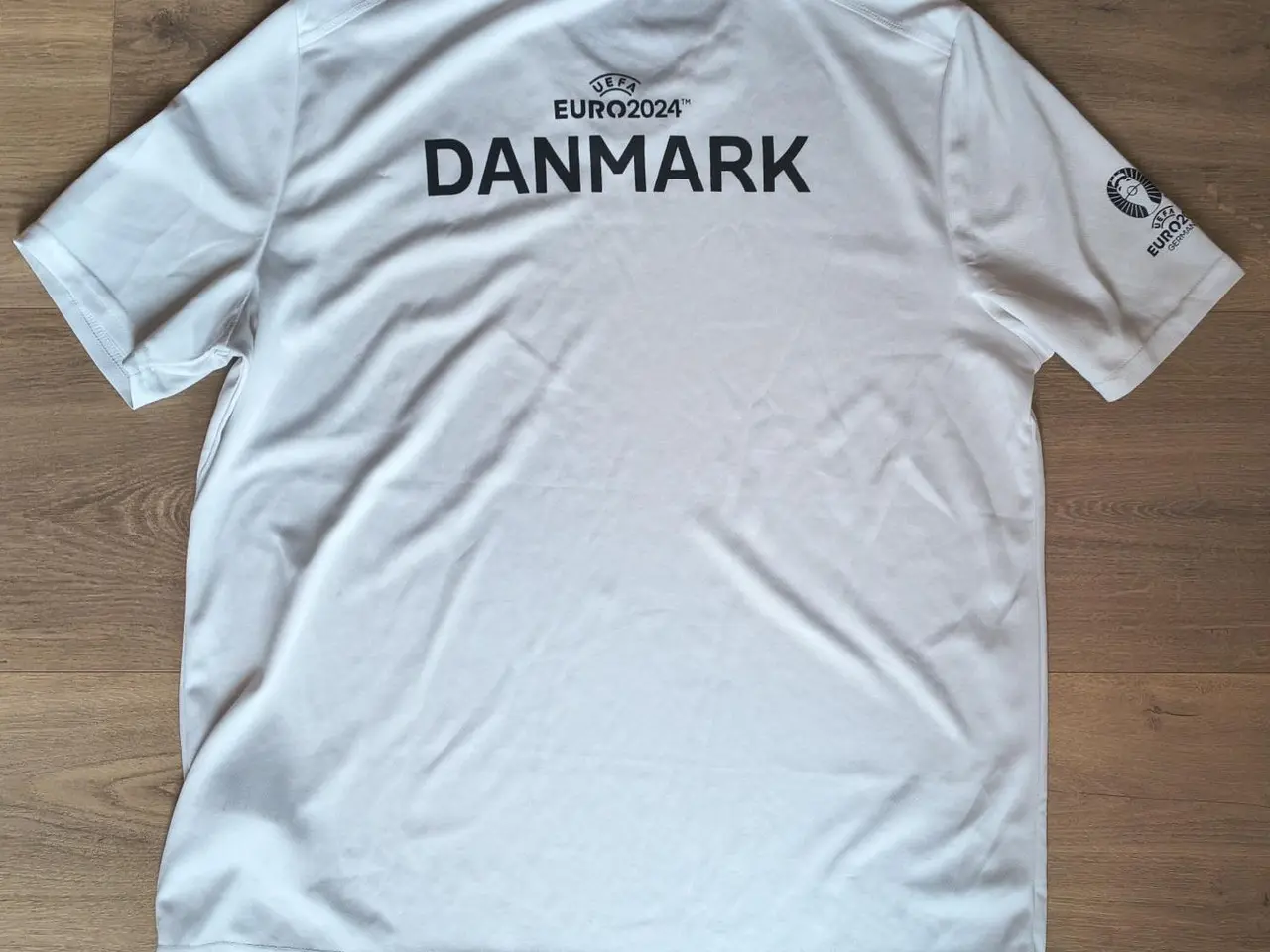 Billede 5 - DANMARK EURO 2024 TRØJE STR. L OG DANMARK CAP