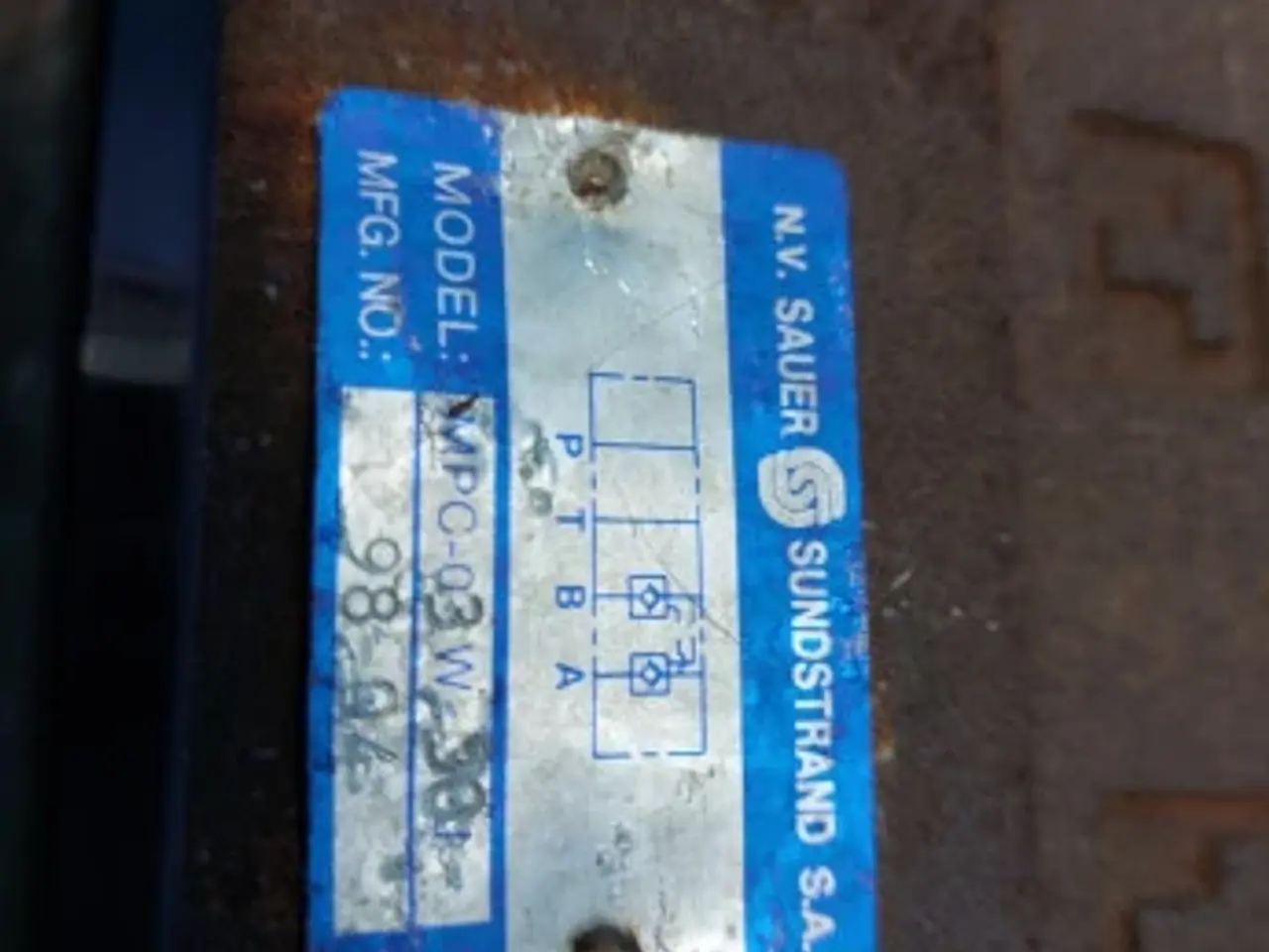 Billede 5 - New Holland FX38 Ventilblok 84069154