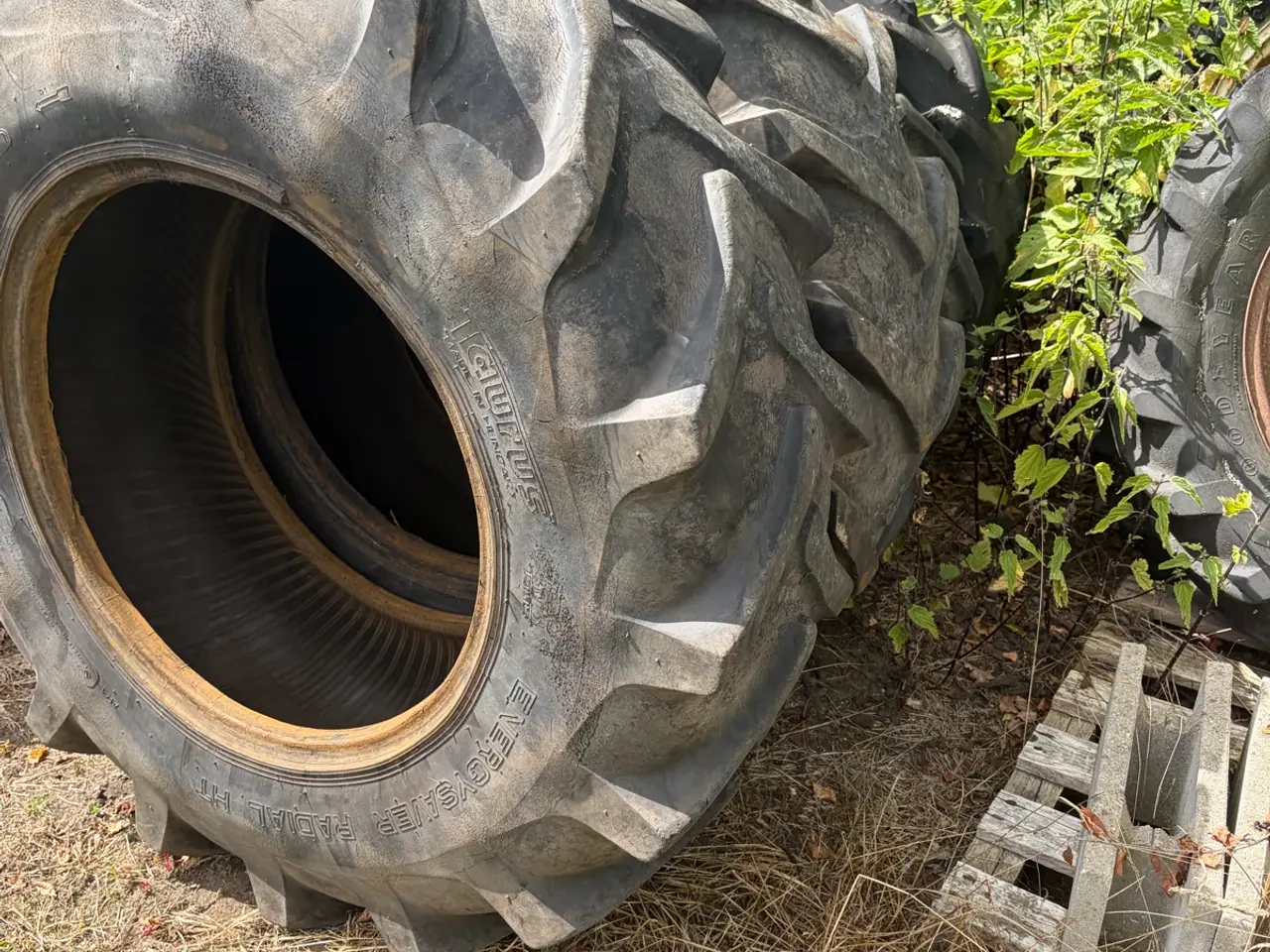 Billede 2 - Div dæk til traktor
