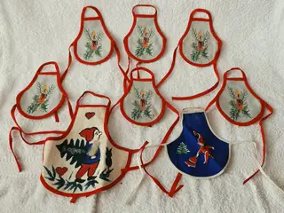 8 flaskeforklæder til julebordet, retro