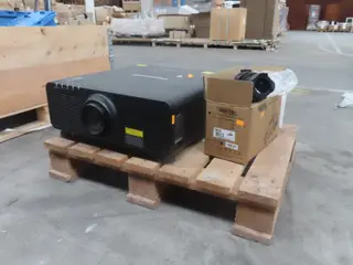 Projektor mv. PANASONIC RZ970 WUXGA