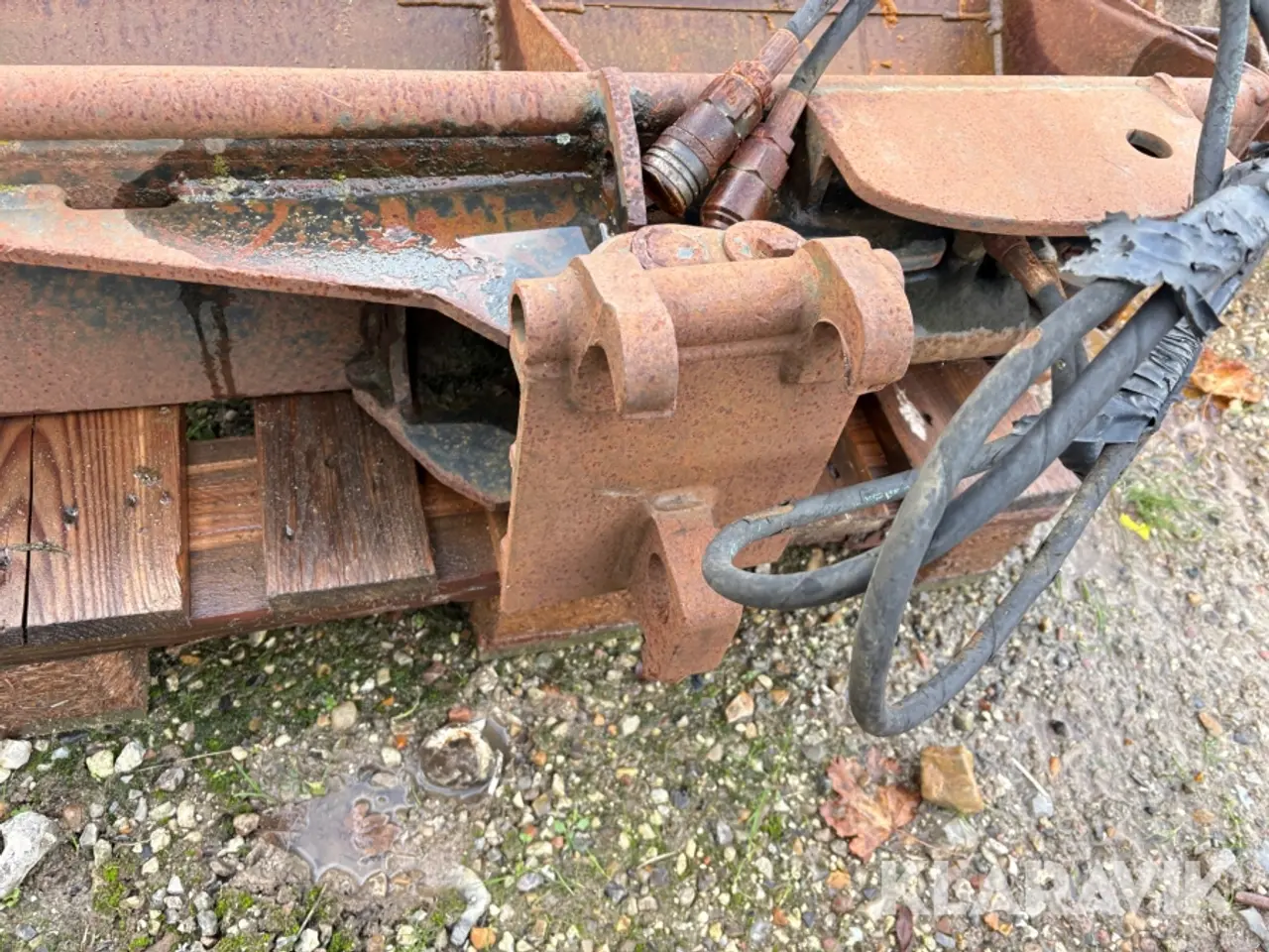 Billede 10 - Hydraulisk kipskovl 2 styk med 4 skovle