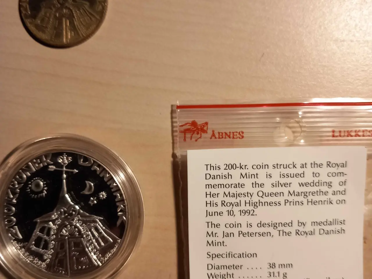 Billede 2 - Sæt. Sølvbryllupsmønter 200 kr.sølv og 20 kr. 1992